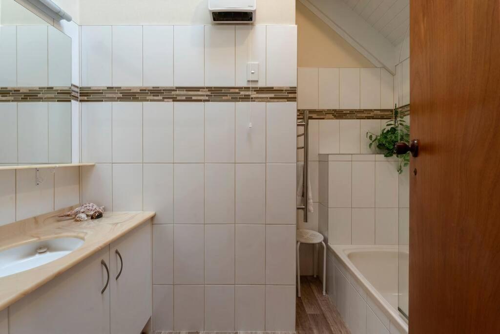 Charming Hideaway Villa Taupo Luaran gambar