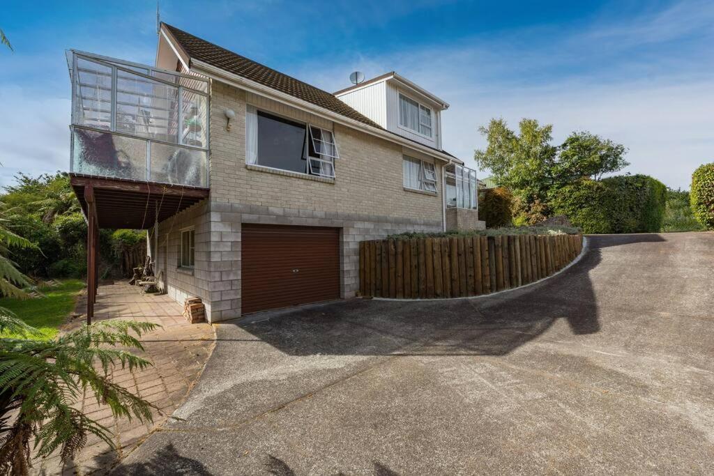 Charming Hideaway Villa Taupo Luaran gambar