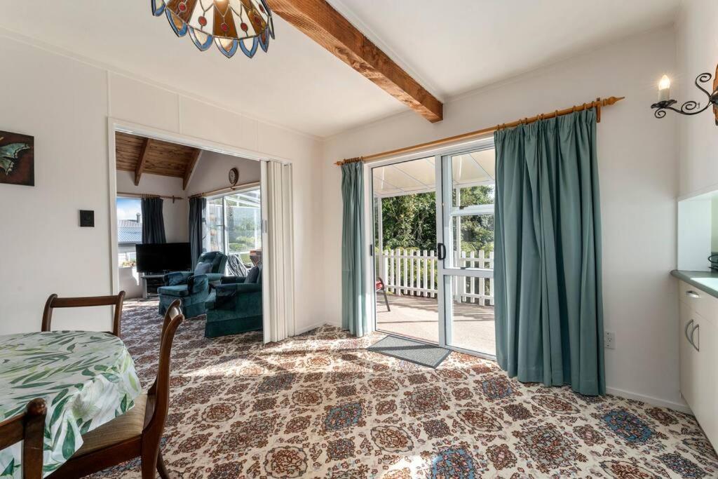 Charming Hideaway Villa Taupo Luaran gambar