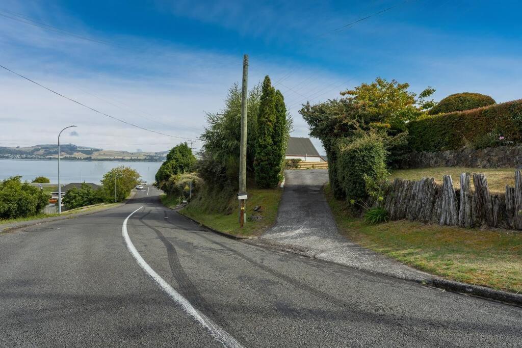 Charming Hideaway Villa Taupo Luaran gambar